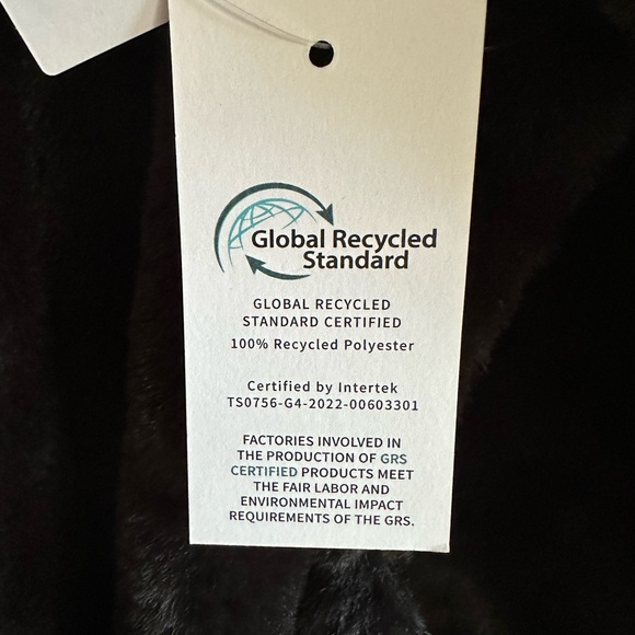 NWT Nordstrom super soft faux fur robe - luxurious - Picture 7 of 9